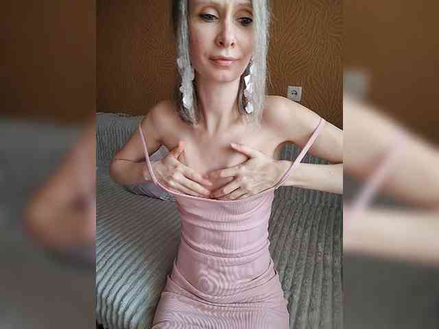 -christina-'s live room