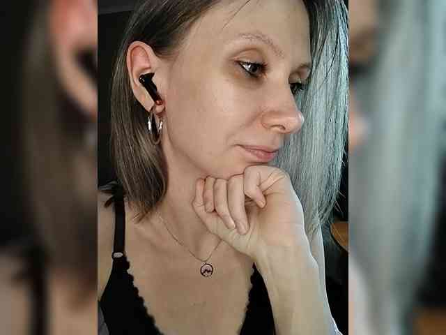 -Christina- webcam
