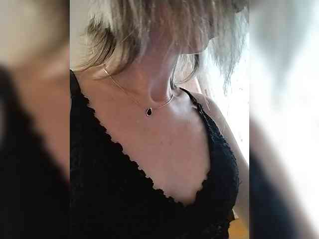 -Christina- webcam