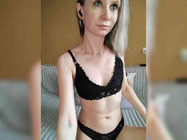 -Christina- webcam