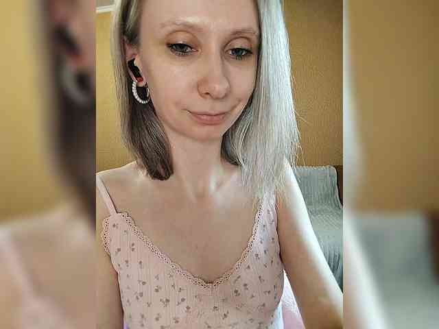 -Christina- webcam