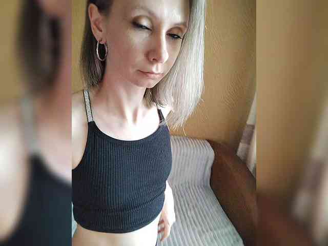 -Christina- webcam