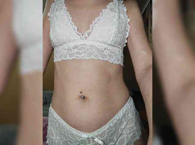 -Christina- webcam