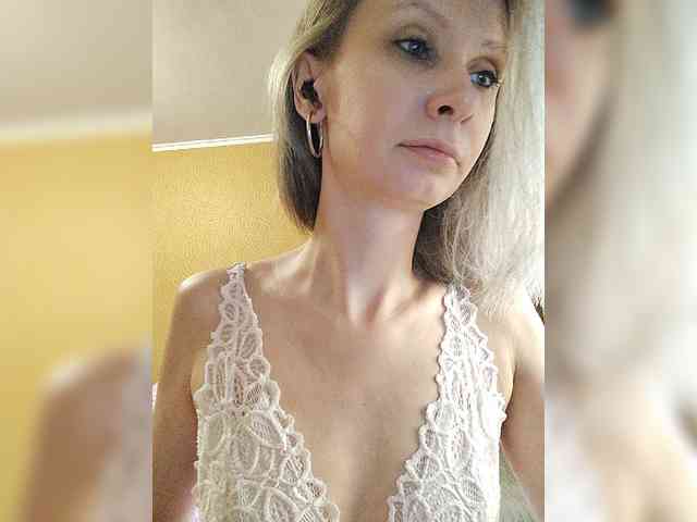 -Christina- webcam