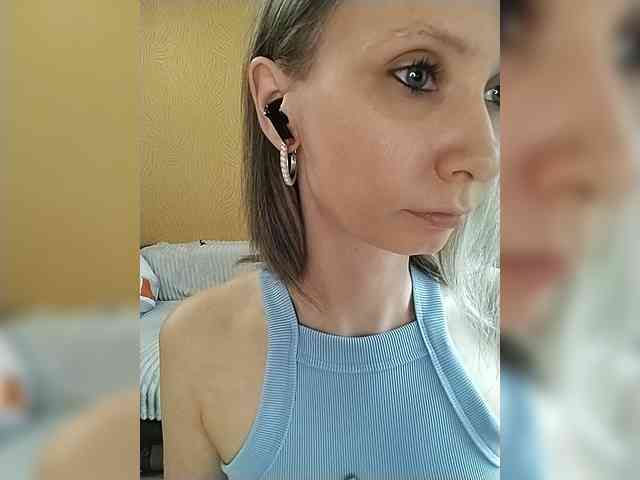 -Christina- webcam