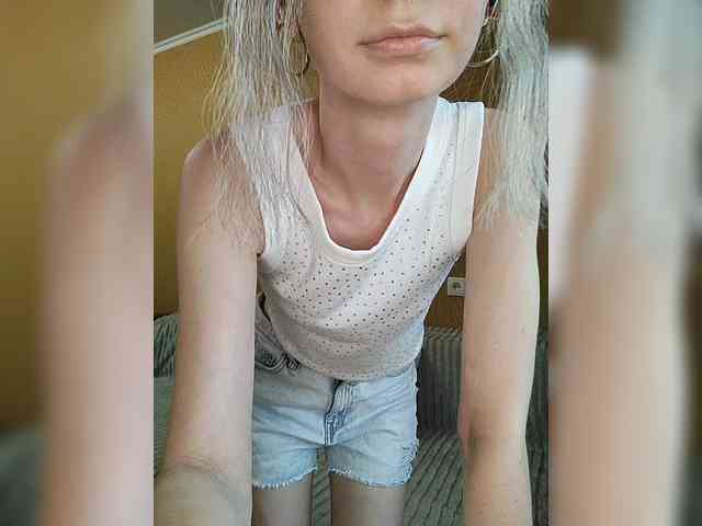 -Christina- webcam