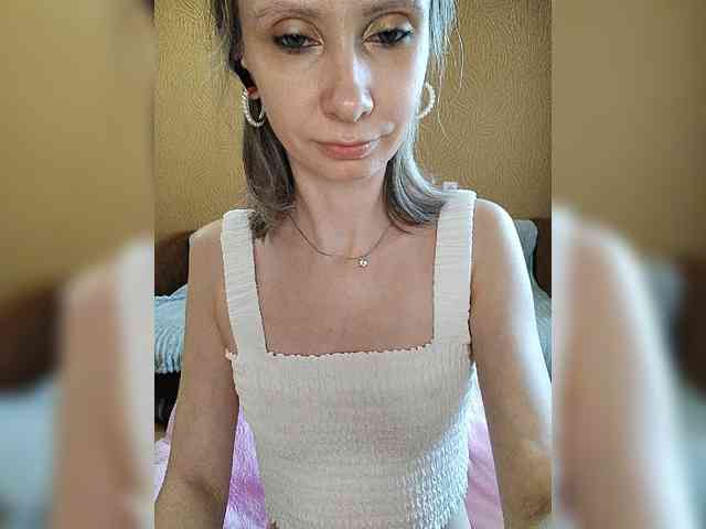 -Christina- webcam