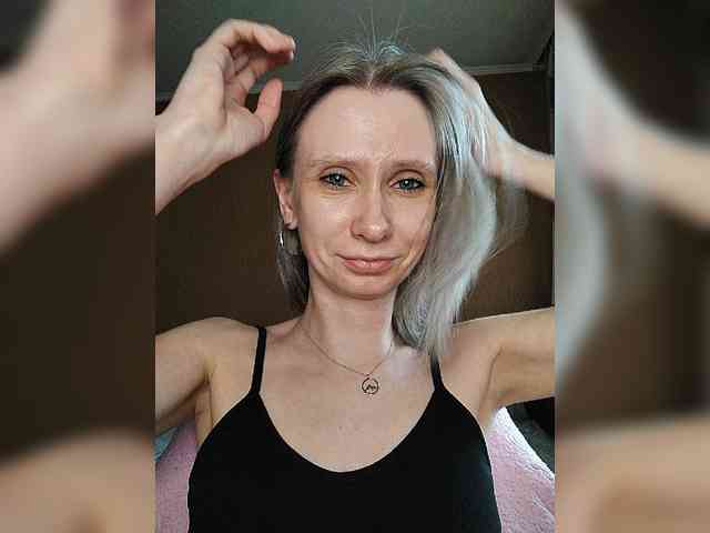 -Christina- webcam