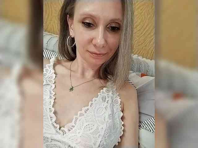 -Christina- webcam