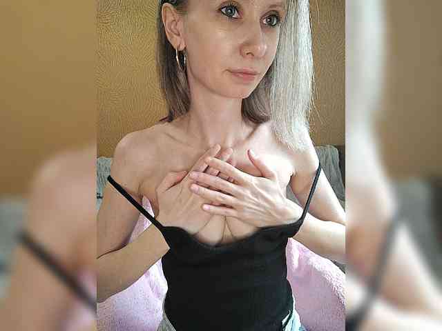 -Christina- webcam