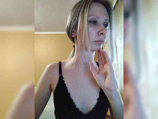 -Christina- webcam