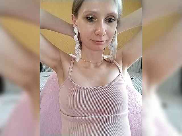 -Christina- webcam