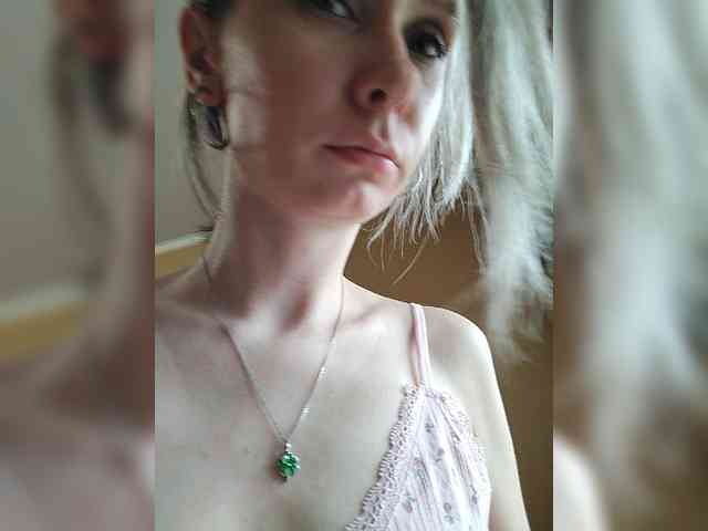 -Christina- webcam