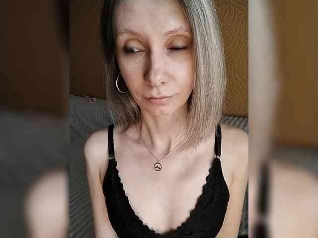 -Christina- webcam