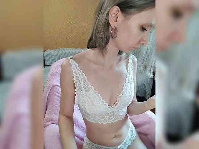 -Christina- webcam