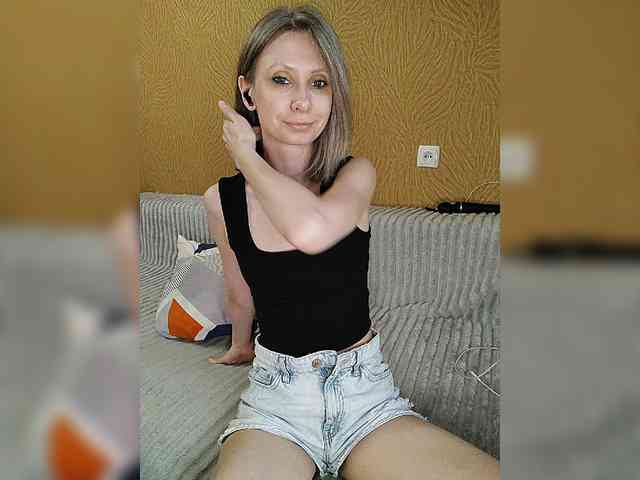 -Christina- webcam