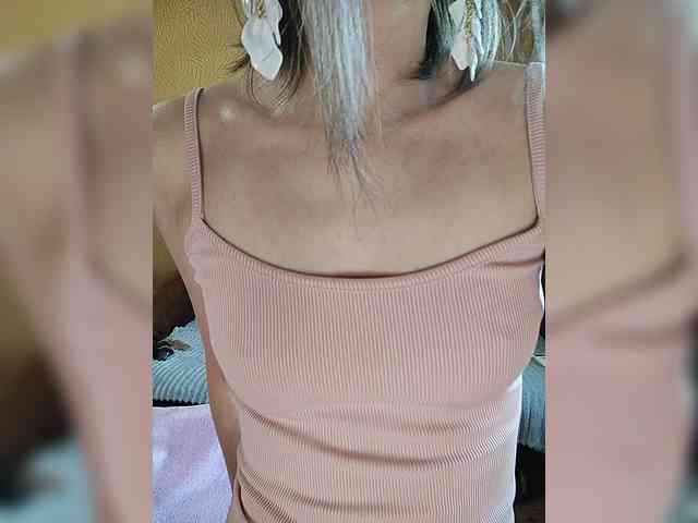 -Christina- webcam
