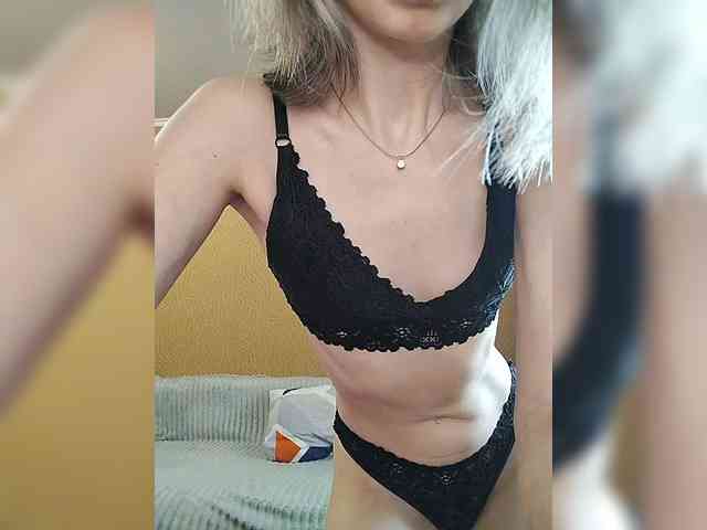 -Christina- webcam