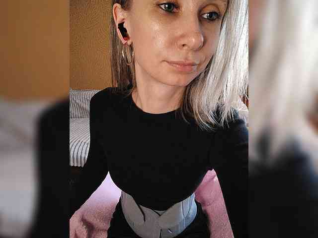 -Christina- webcam