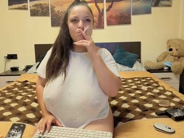 adellineee live cam on BongaCams