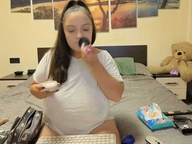 adellineee live cam on BongaCams
