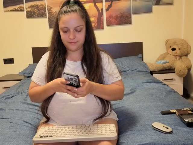 adellineee live cam on BongaCams