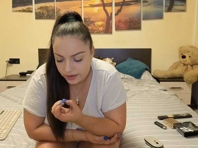 adellineee live cam preview