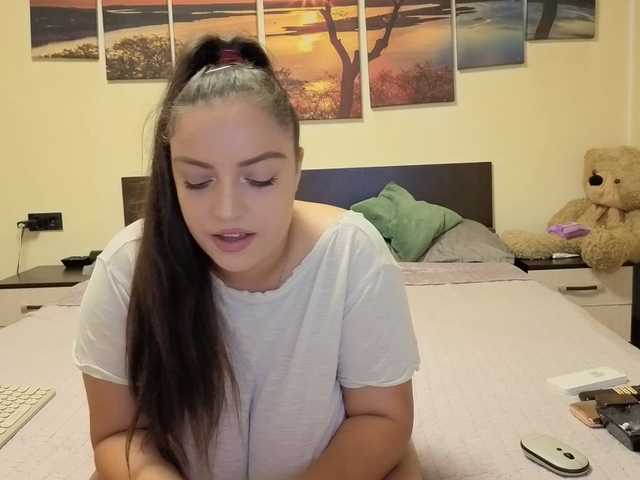 adellineee live cam on BongaCams