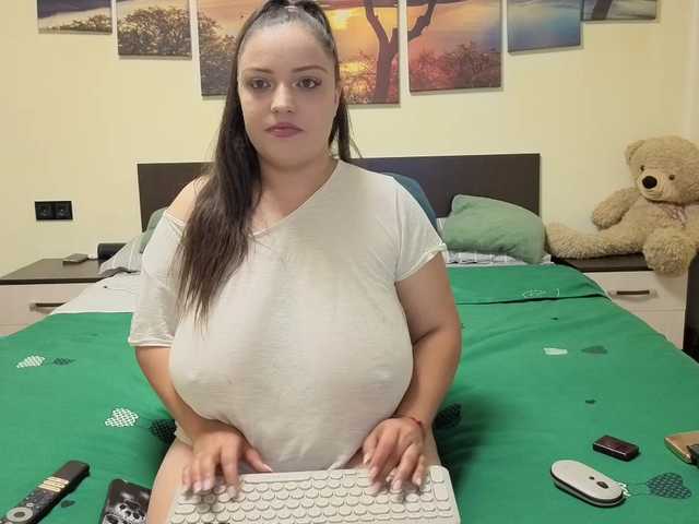 adellineee's BongaCams show and profile