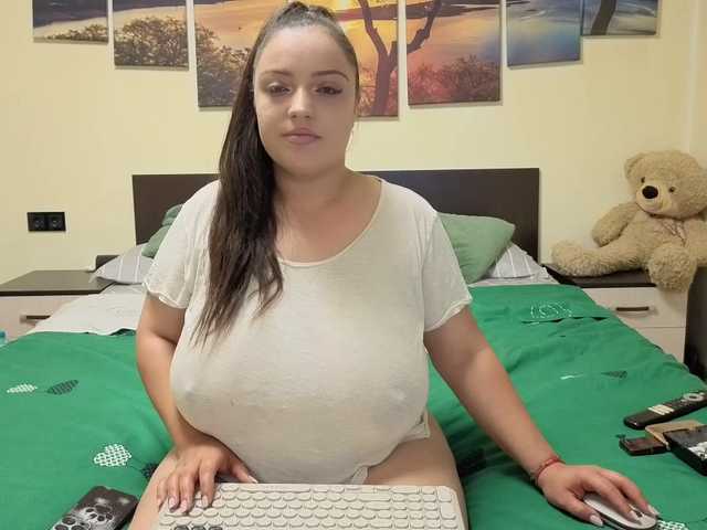adellineee's BongaCams show and profile