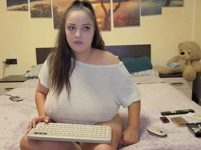 adellineee live webcam show