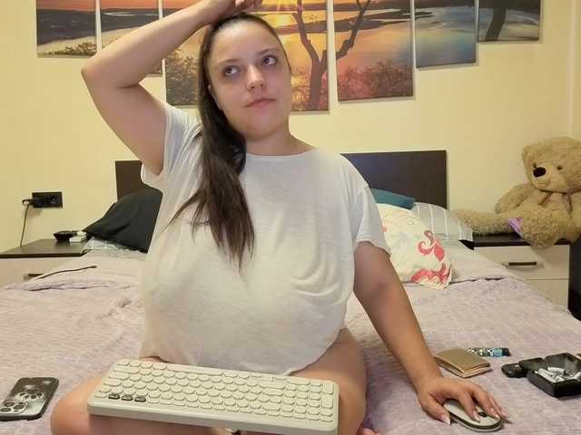 adellineee live cam preview