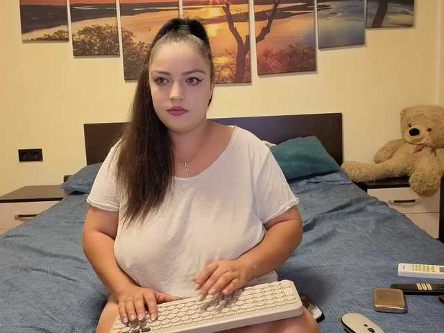 adellineee live cam on BongaCams