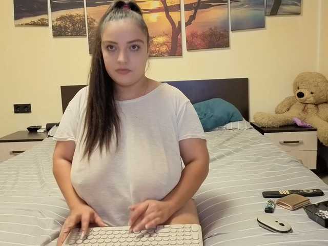 adellineee live cam on BongaCams