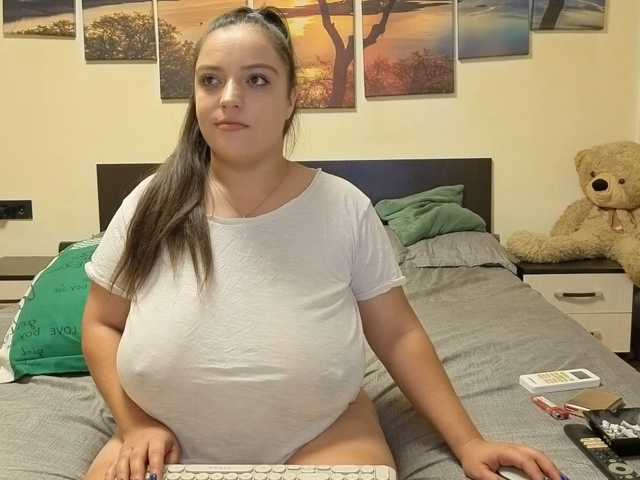 adellineee live cam on BongaCams