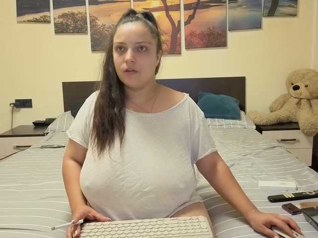 adellineee live cam on BongaCams