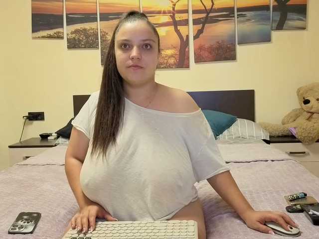 adellineee live cam preview