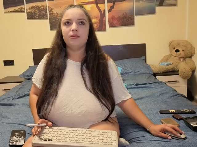 adellineee live cam on BongaCams