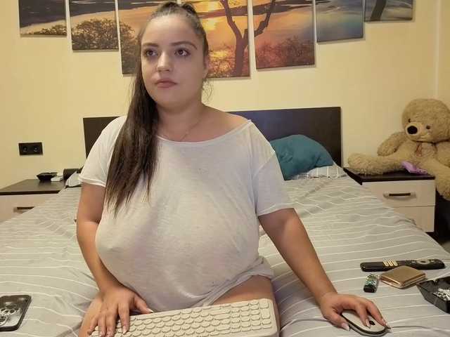 adellineee live cam preview