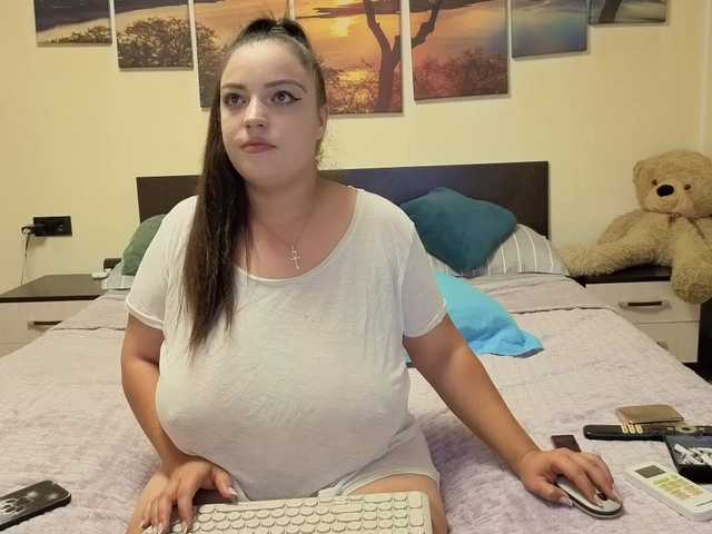 adellineee live cam on BongaCams