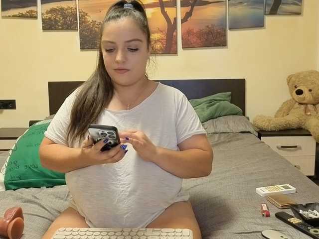 adellineee live cam on BongaCams