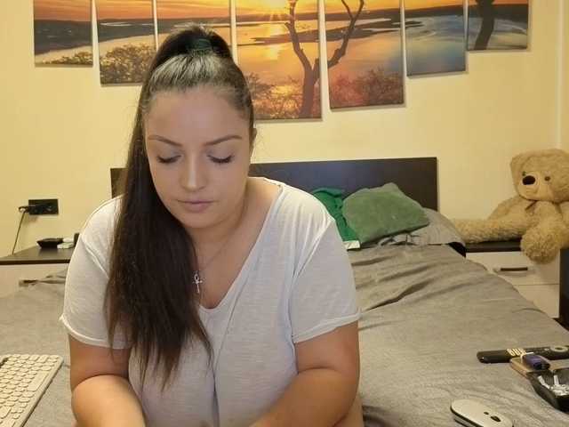 adellineee live cam on BongaCams