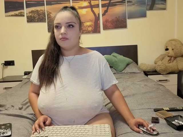 adellineee live cam on BongaCams