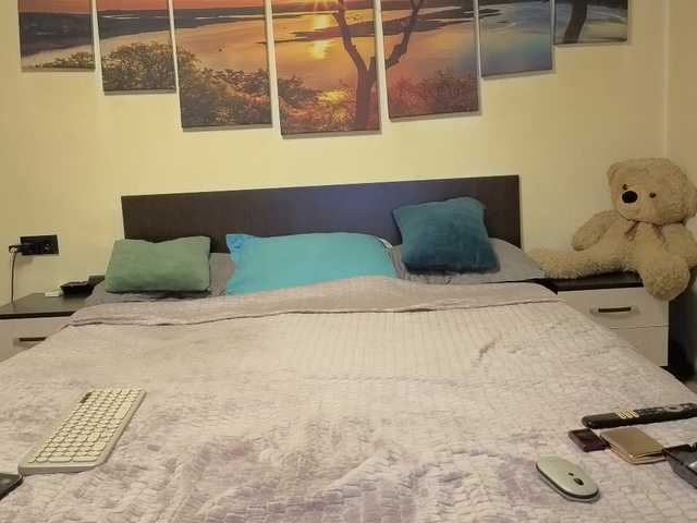 adellineee live cam on BongaCams