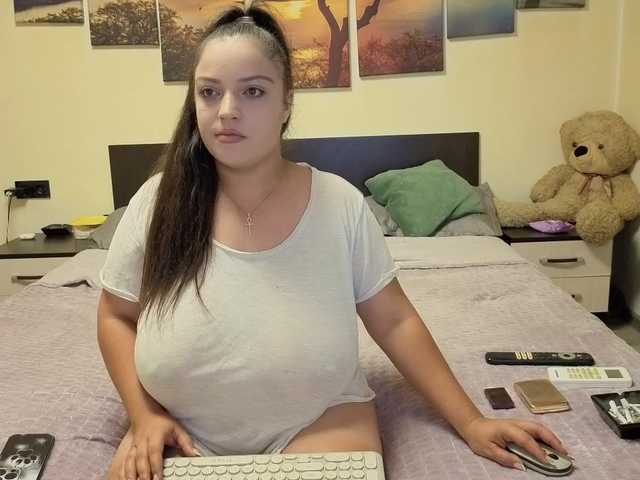 adellineee live cam on BongaCams