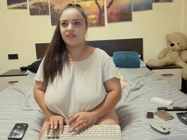 adellineee live cam on BongaCams