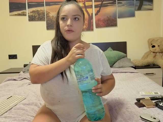 adellineee live cam on BongaCams