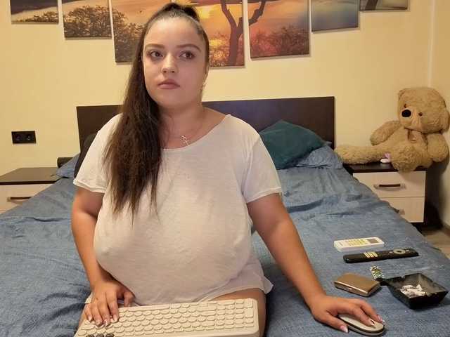 adellineee live cam on BongaCams