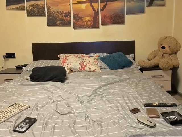 adellineee live cam preview
