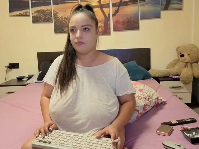 adellineee live cam on BongaCams